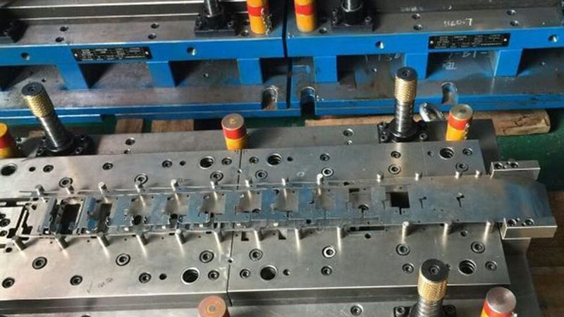 吹塑模具：揭秘其背后的工艺与选择之道**