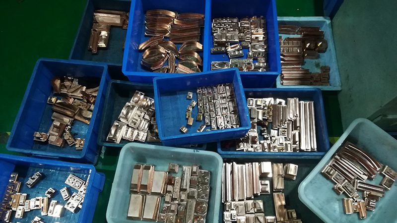 厚片吸塑模具：揭秘其核心工艺与选型要点