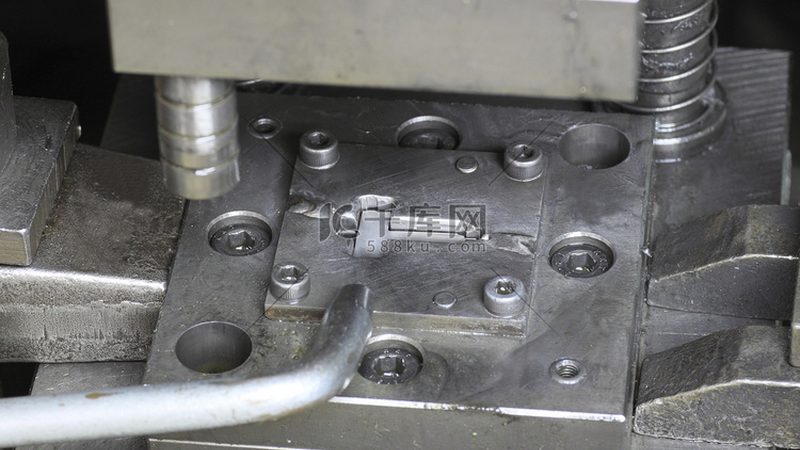 医疗双色模具热流道系统：揭秘其配置与优势**