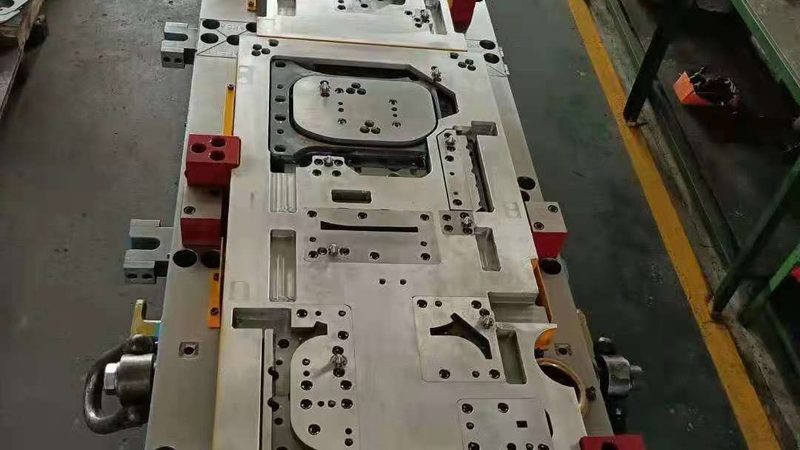 新能源汽车模具定制流程揭秘：从设计到交付的关键步骤