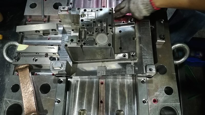 家电外壳双色模具加工成本影响因素解析**
